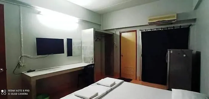 Jirapong Apartment